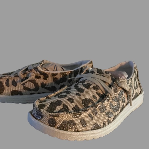 Oh so cute! Gypsy Jazz! - Picture 3 of 8